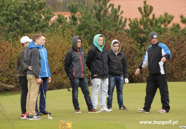 Akademia Golfa Młodzież Ponadgimnazjalna Gra w Golfa z TOPGolf.pl